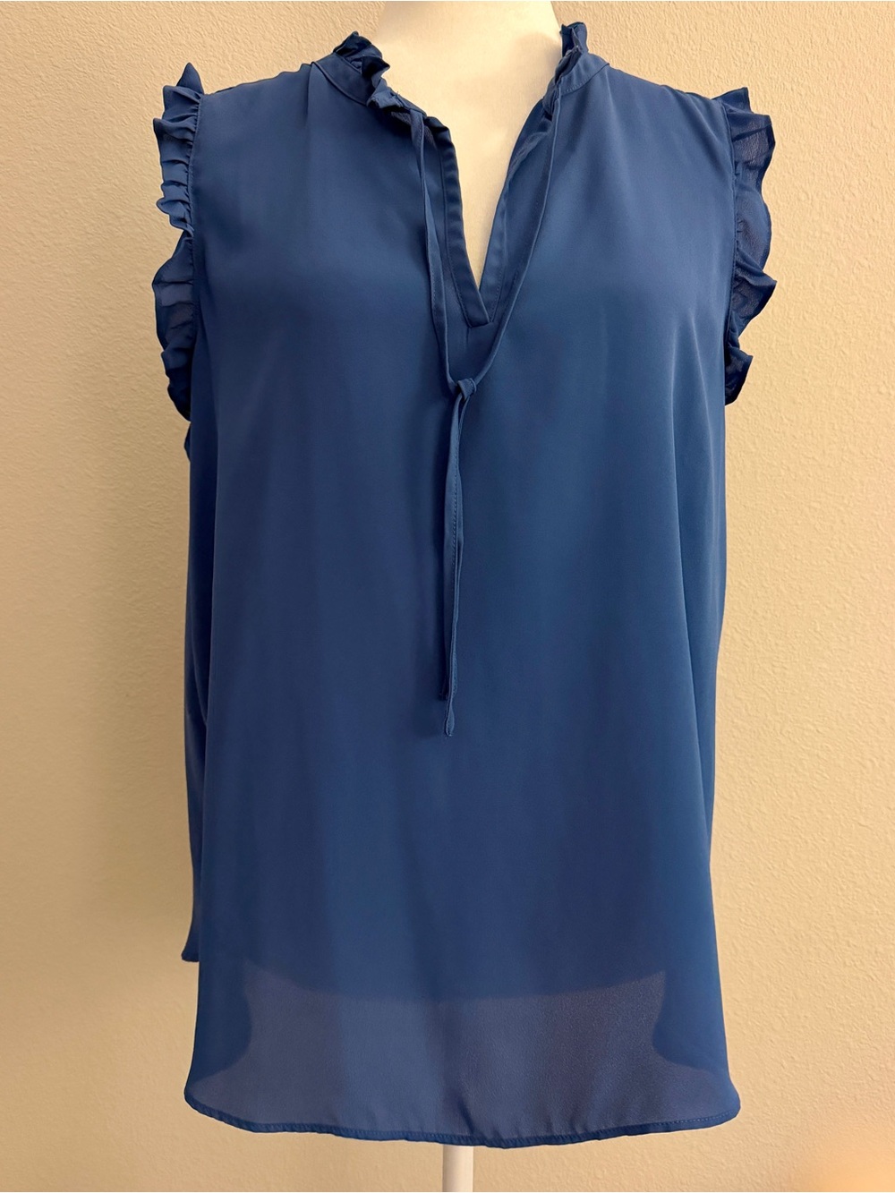 LOFT Blue Ruffle Tie Neck Sleeveless Blouse Size L EUC